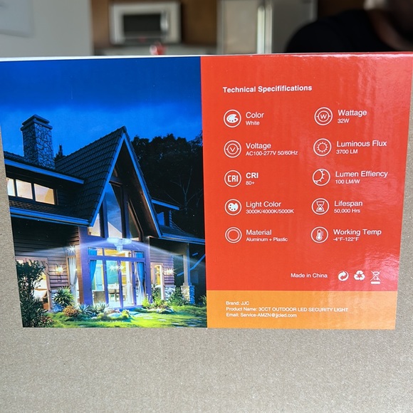 Outdoor LED Security Light - Picture 2 of 2